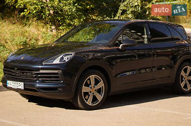 Внедорожник / Кроссовер Porsche Cayenne 2018 в 