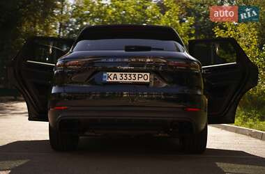 Внедорожник / Кроссовер Porsche Cayenne 2018 в 