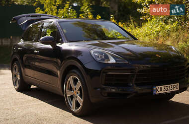 Внедорожник / Кроссовер Porsche Cayenne 2018 в 