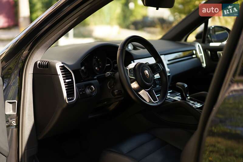 Позашляховик / Кросовер Porsche Cayenne 2018 в Києві