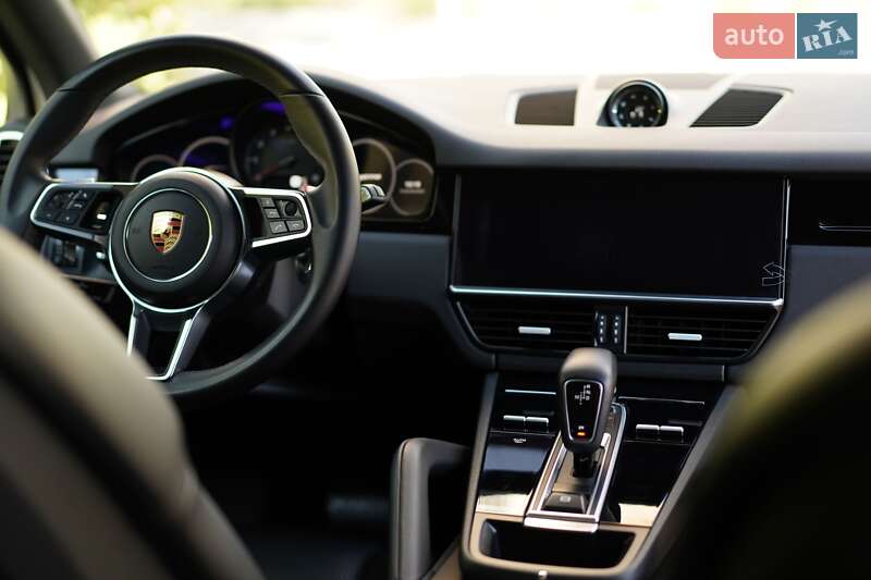 Позашляховик / Кросовер Porsche Cayenne 2018 в Києві
