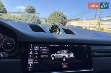 Внедорожник / Кроссовер Porsche Cayenne 2019 в 