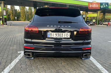 Внедорожник / Кроссовер Porsche Cayenne 2017 в 