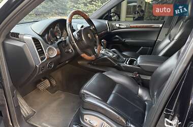 Внедорожник / Кроссовер Porsche Cayenne 2010 в 
