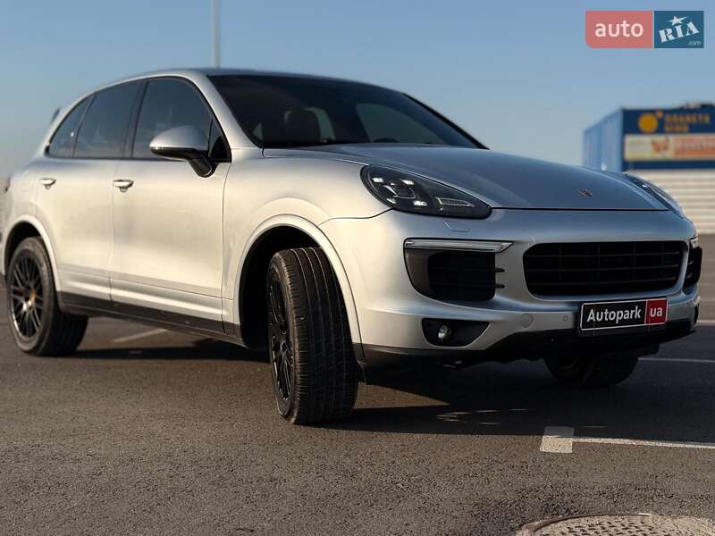 Позашляховик / Кросовер Porsche Cayenne 2016 в Львові