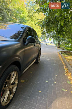 Внедорожник / Кроссовер Porsche Cayenne 2010 в 