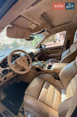 Внедорожник / Кроссовер Porsche Cayenne 2010 в 