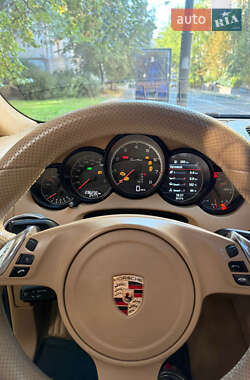 Внедорожник / Кроссовер Porsche Cayenne 2010 в 