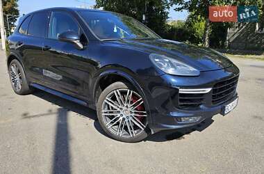 Позашляховик / Кросовер Porsche Cayenne 2015 в Львові