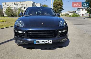 Внедорожник / Кроссовер Porsche Cayenne 2015 в 