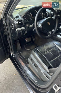 Внедорожник / Кроссовер Porsche Cayenne 2004 в 