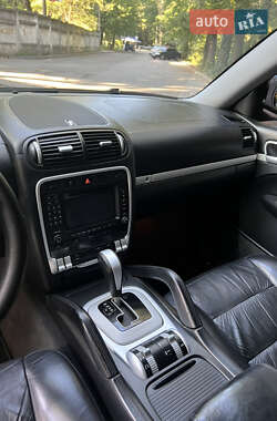 Внедорожник / Кроссовер Porsche Cayenne 2004 в 