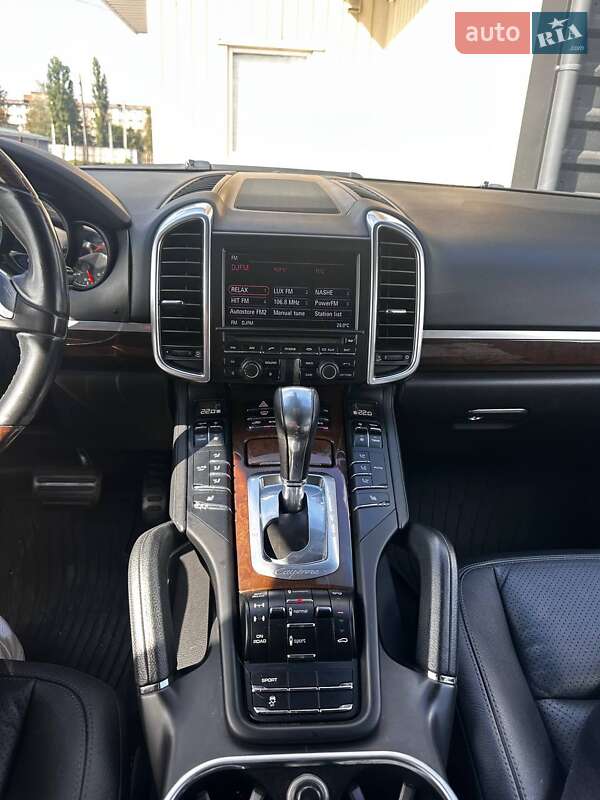 Внедорожник / Кроссовер Porsche Cayenne 2013 в 
