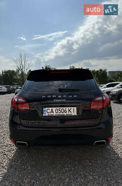 Позашляховик / Кросовер Porsche Cayenne 2011 в 