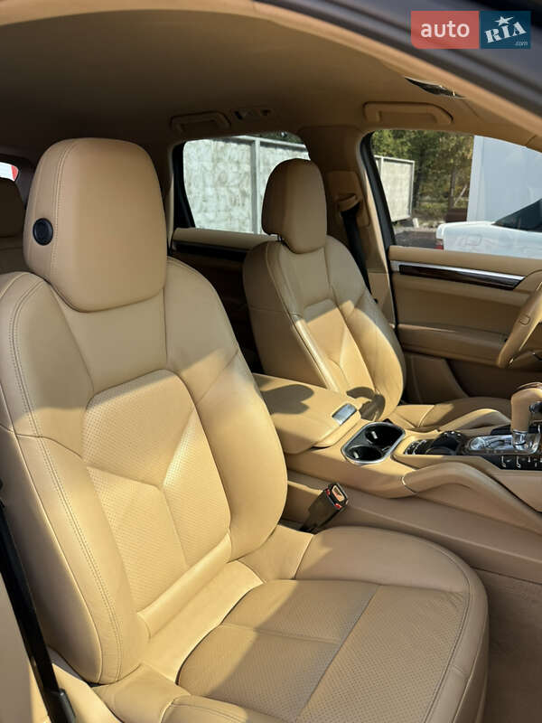 Внедорожник / Кроссовер Porsche Cayenne 2011 в Черкассах фото 12 Внедорожник / Кроссовер Porsche Cayenne 2011 в Черкассах