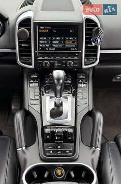 Внедорожник / Кроссовер Porsche Cayenne 2012 в 