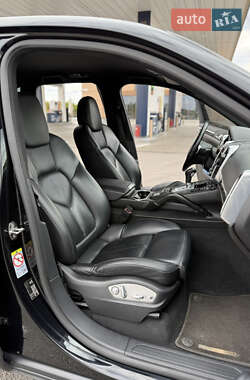 Внедорожник / Кроссовер Porsche Cayenne 2012 в 