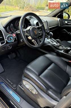 Позашляховик / Кросовер Porsche Cayenne 2017 в 