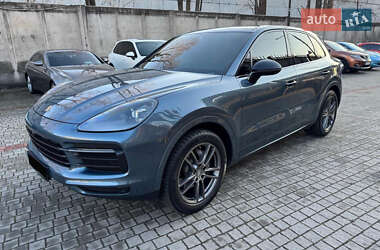 Позашляховик / Кросовер Porsche Cayenne 2018 в 