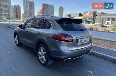 Внедорожник / Кроссовер Porsche Cayenne 2010 в 