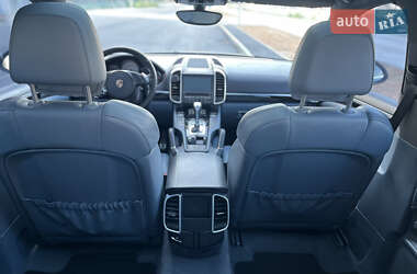 Внедорожник / Кроссовер Porsche Cayenne 2010 в 