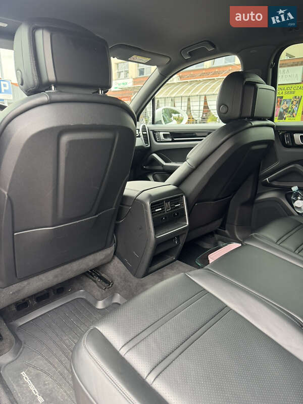 Позашляховик / Кросовер Porsche Cayenne 2021 в Львові