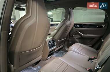 Позашляховик / Кросовер Porsche Cayenne 2019 в 