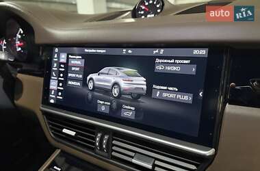 Позашляховик / Кросовер Porsche Cayenne 2019 в 