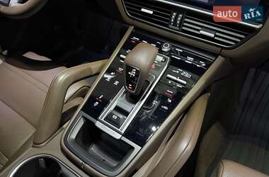 Позашляховик / Кросовер Porsche Cayenne 2019 в 