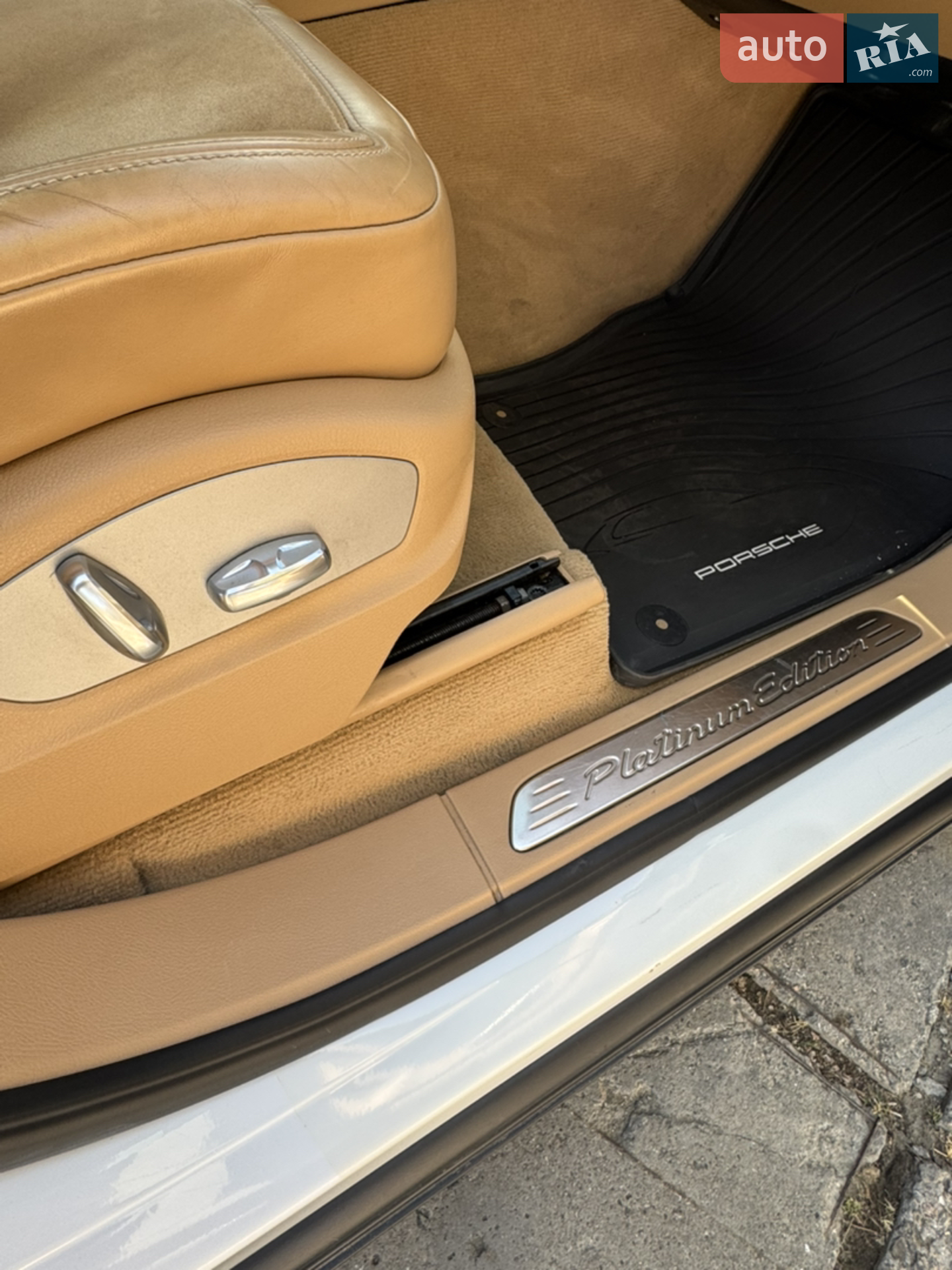 2016 Porsche Cayenne - мініатюра 12