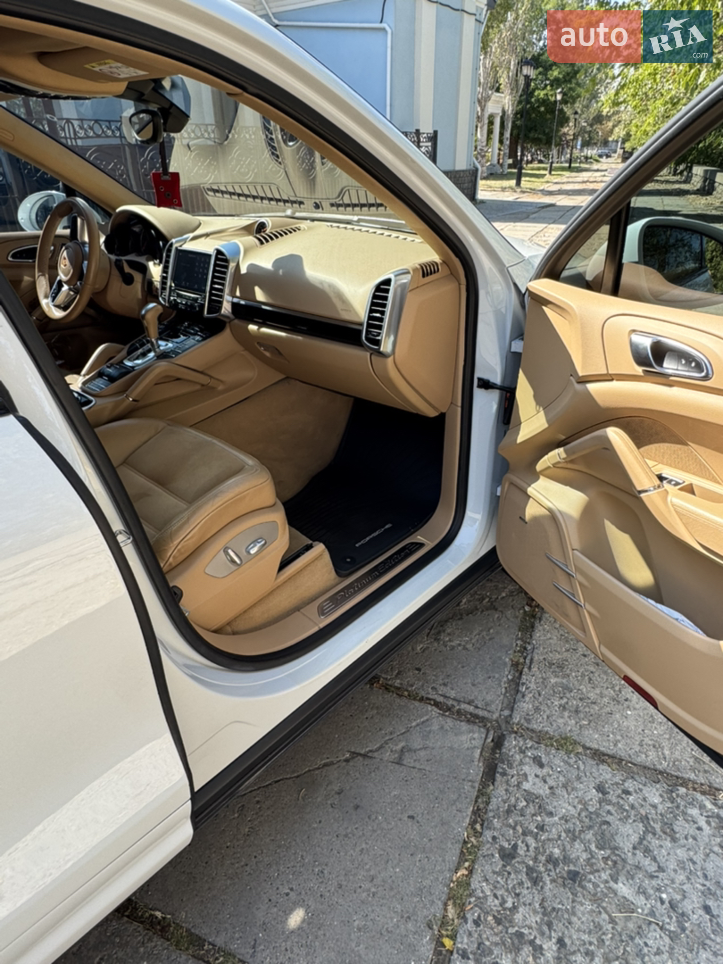2016 Porsche Cayenne - мініатюра 13