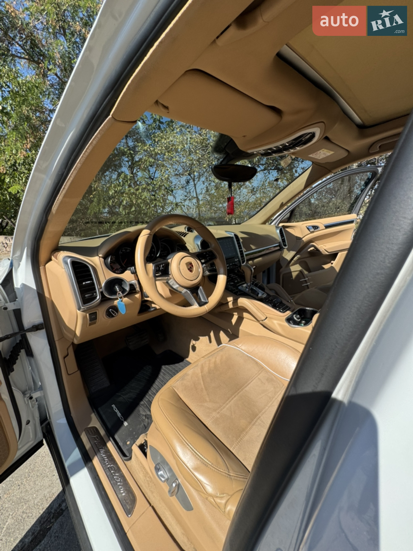 2016 Porsche Cayenne - мініатюра 17