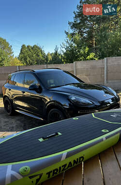 Позашляховик / Кросовер Porsche Cayenne 2012 в 