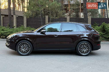Позашляховик / Кросовер Porsche Cayenne 2022 в 