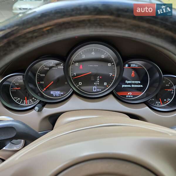 Внедорожник / Кроссовер Porsche Cayenne 2012 в Киеве