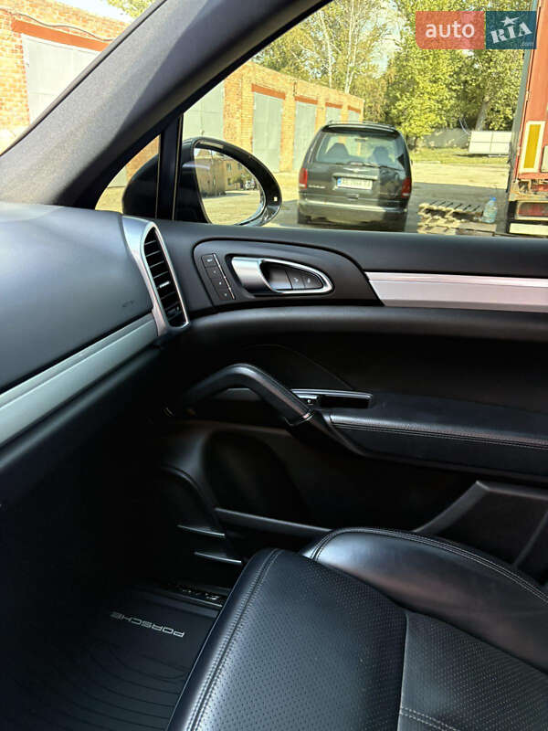 Позашляховик / Кросовер Porsche Cayenne 2017 в Дніпрі