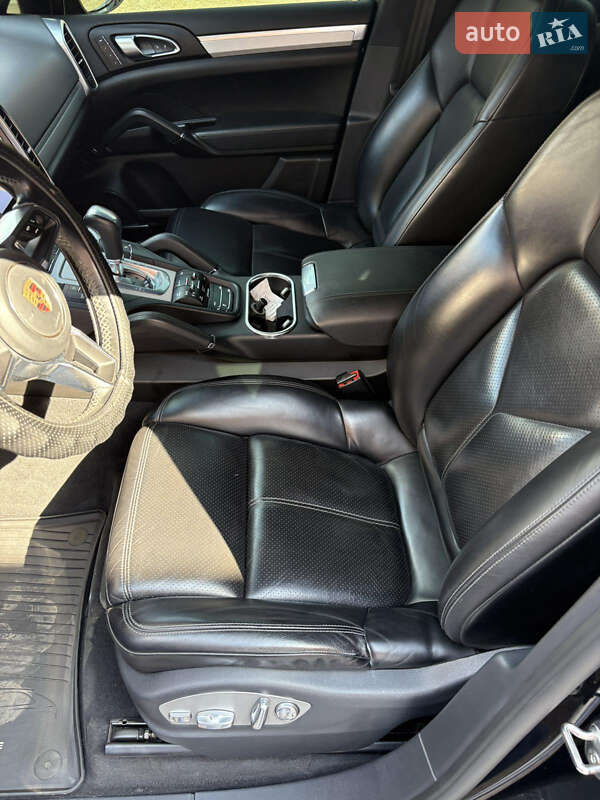 Позашляховик / Кросовер Porsche Cayenne 2017 в Дніпрі