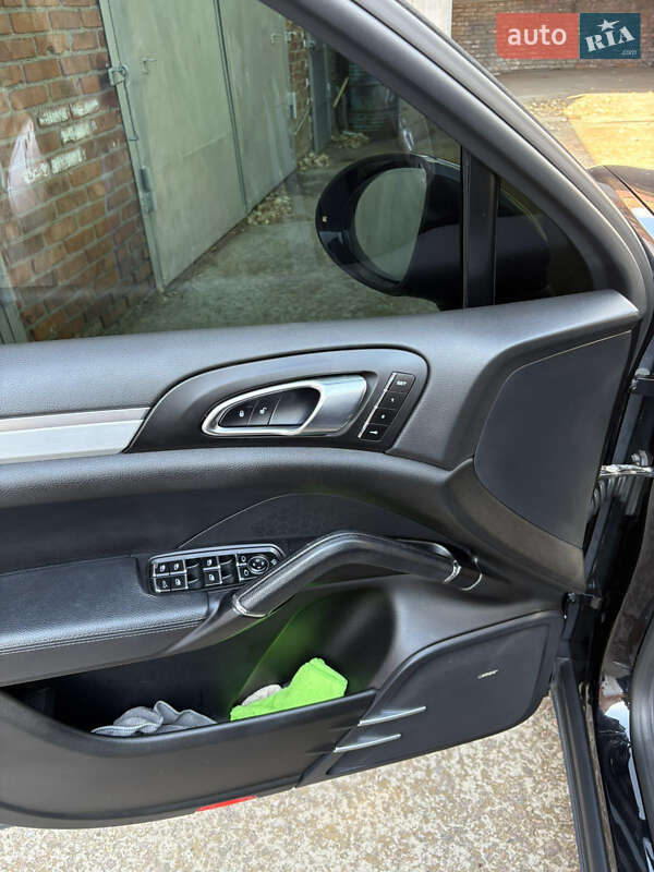 Позашляховик / Кросовер Porsche Cayenne 2017 в Дніпрі