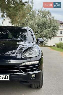 Позашляховик / Кросовер Porsche Cayenne 2011 в 