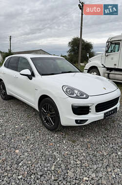 Внедорожник / Кроссовер Porsche Cayenne 2015 в Хмельницком