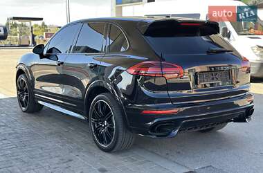 Позашляховик / Кросовер Porsche Cayenne 2014 в 