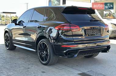 Позашляховик / Кросовер Porsche Cayenne 2014 в 