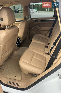 Позашляховик / Кросовер Porsche Cayenne 2013 в 