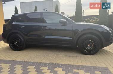 Внедорожник / Кроссовер Porsche Cayenne 2020 в 
