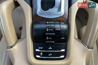Позашляховик / Кросовер Porsche Cayenne 2010 в 