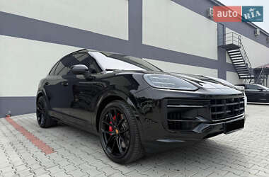 Внедорожник / Кроссовер Porsche Cayenne 2023 в 