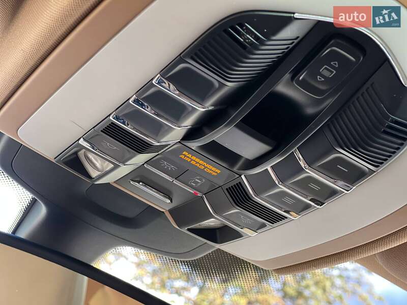 Внедорожник / Кроссовер Porsche Cayenne 2011 в Стрые