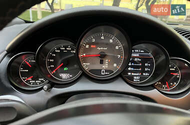Внедорожник / Кроссовер Porsche Cayenne 2011 в 