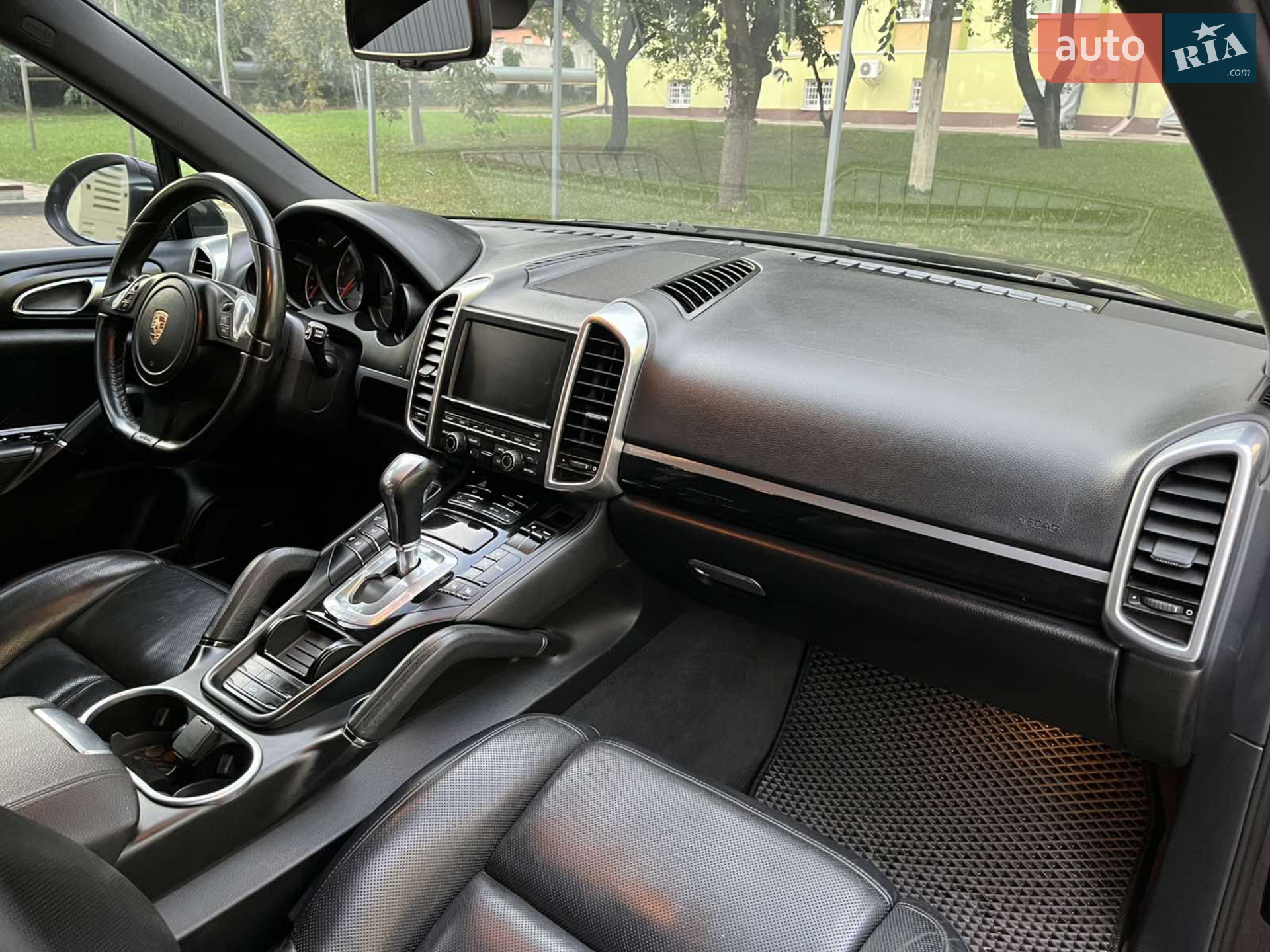 2011 Porsche Cayenne - мініатюра 12