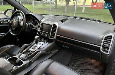 Внедорожник / Кроссовер Porsche Cayenne 2011 в 